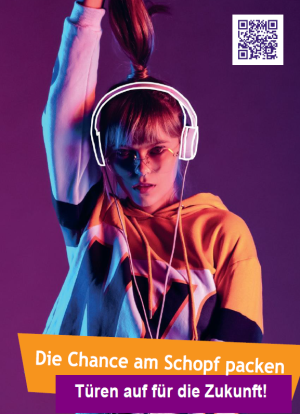 Eine Frau mit Kopfhörern.